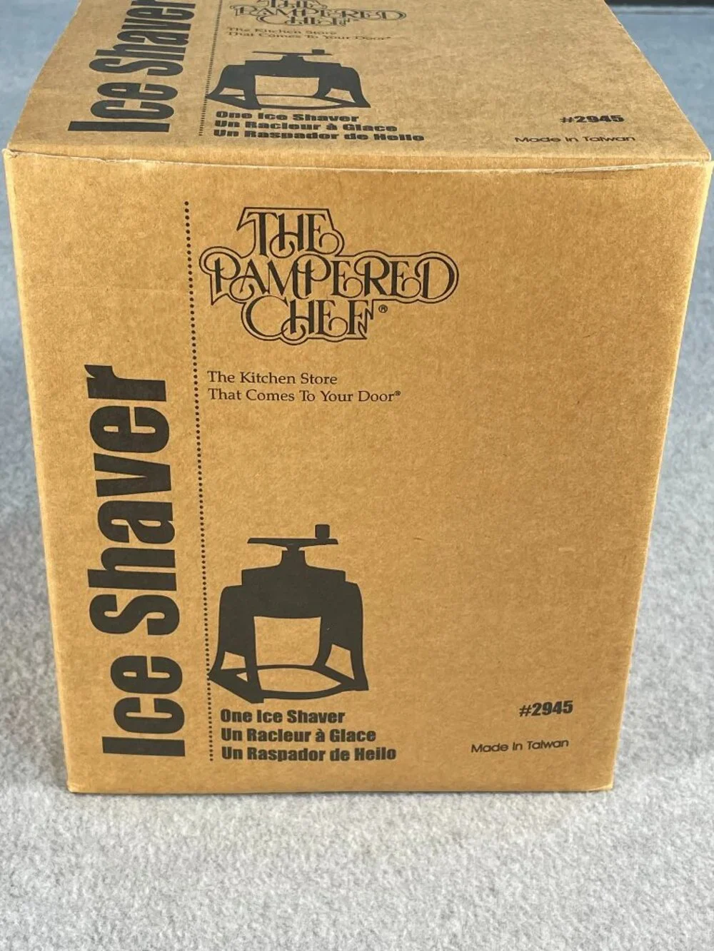Pampered Chef Ice Shaver 2945 in Original box 2 Cups Lids Kitchen Gadgets Tools